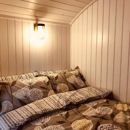 Somerleyton Meadows - The Hideaway Hut & Hot Tub Herringfleet Extérieur photo