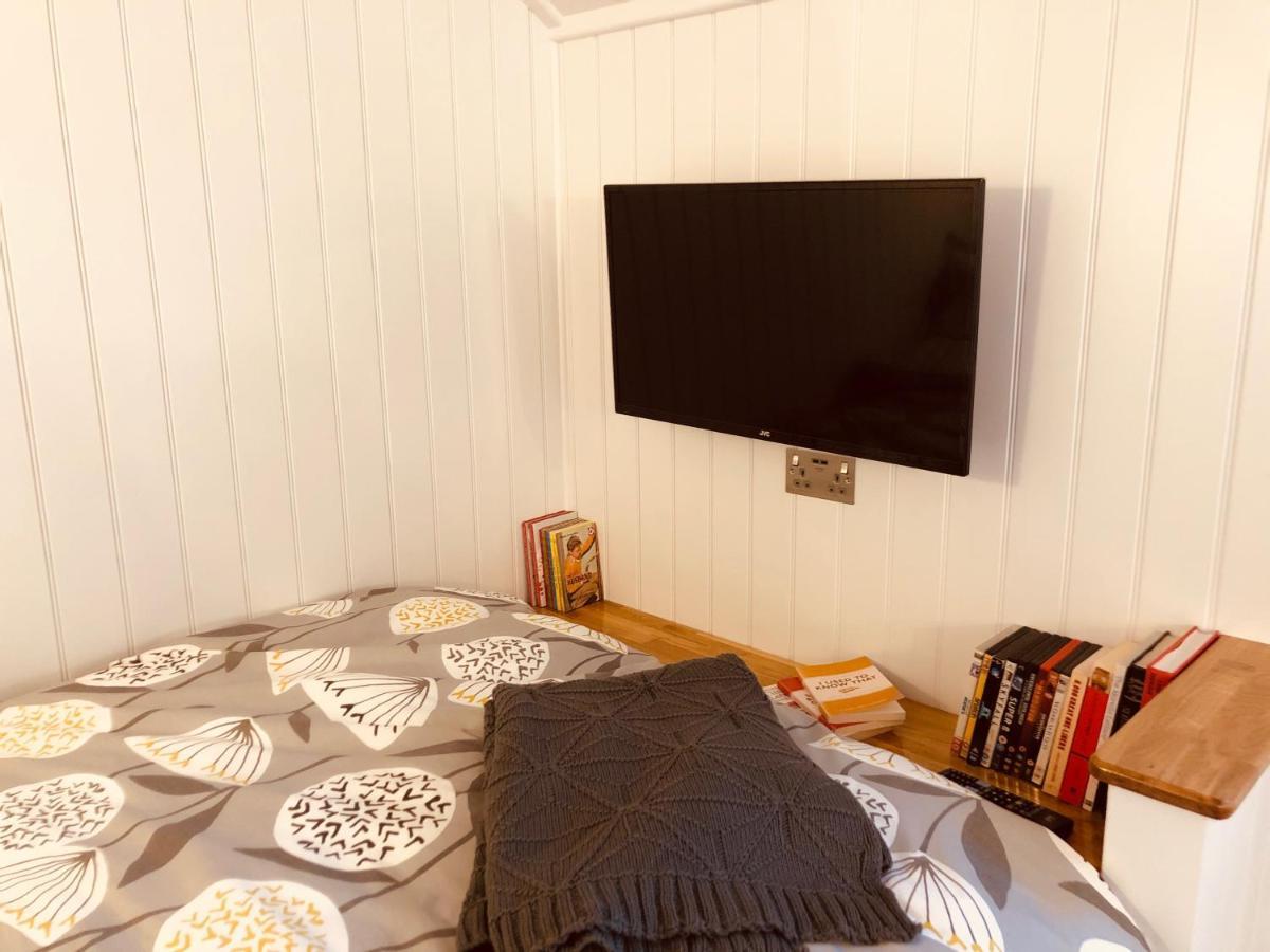 Somerleyton Meadows - The Hideaway Hut & Hot Tub Herringfleet Extérieur photo