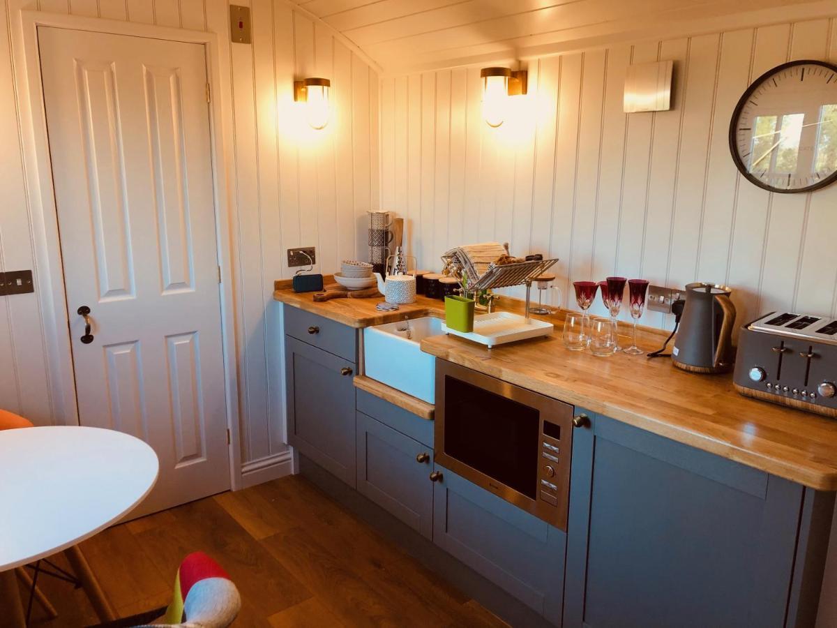 Somerleyton Meadows - The Hideaway Hut & Hot Tub Herringfleet Extérieur photo