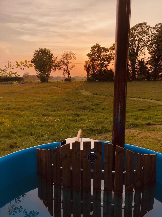 Somerleyton Meadows - The Hideaway Hut & Hot Tub Herringfleet Extérieur photo